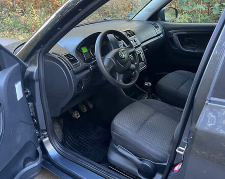 Серый Шкода Фабия, объемом двигателя 1.2 л и пробегом 210 тыс. км за 5750 $, фото 19 на Automoto.ua