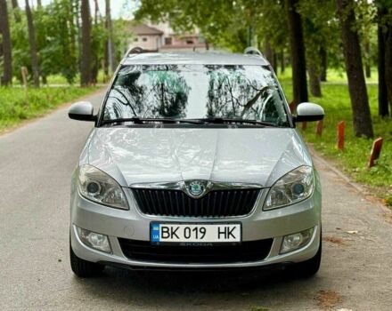 Серый Шкода Фабия, объемом двигателя 1.2 л и пробегом 147 тыс. км за 7400 $, фото 1 на Automoto.ua