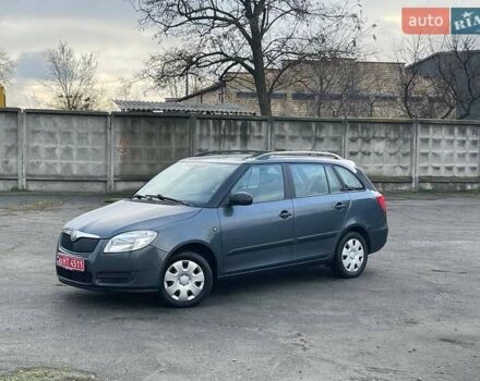 Серый Шкода Фабия, объемом двигателя 1.4 л и пробегом 196 тыс. км за 6000 $, фото 1 на Automoto.ua