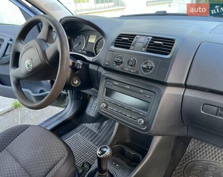 Серый Шкода Фабия, объемом двигателя 1.4 л и пробегом 165 тыс. км за 5800 $, фото 25 на Automoto.ua