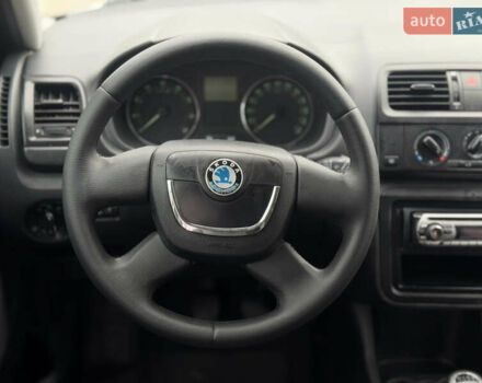 Серый Шкода Фабия, объемом двигателя 1.4 л и пробегом 240 тыс. км за 3999 $, фото 16 на Automoto.ua