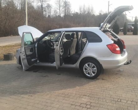 Шкода Фабія 2010 у Яворове на Automoto.ua Сірий Шкода Фабія, об'ємом двигуна 1.6 л та пробігом 240 тис. км за 5500 $, фото 1 на Automoto.ua