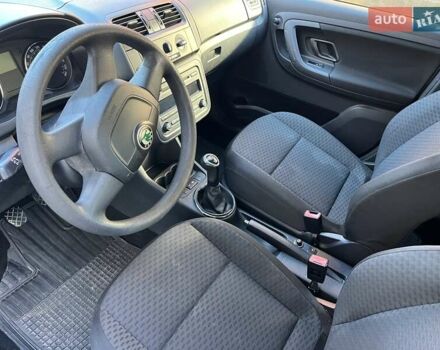 Серый Шкода Фабия, объемом двигателя 1.4 л и пробегом 165 тыс. км за 5800 $, фото 26 на Automoto.ua