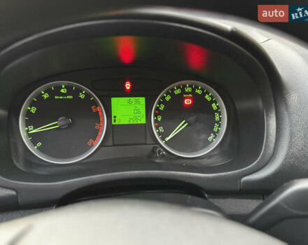 Серый Шкода Фабия, объемом двигателя 1.39 л и пробегом 316 тыс. км за 5600 $, фото 14 на Automoto.ua