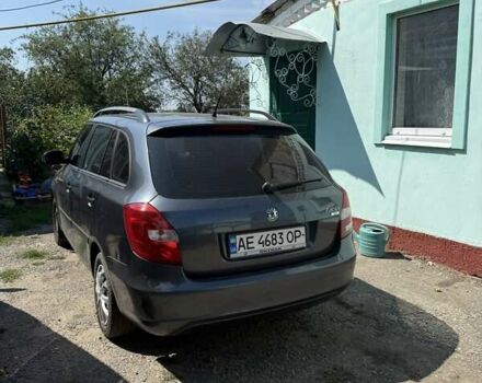 Серый Шкода Фабия, объемом двигателя 1.39 л и пробегом 210 тыс. км за 5200 $, фото 2 на Automoto.ua