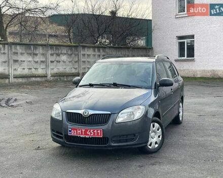Серый Шкода Фабия, объемом двигателя 1.4 л и пробегом 196 тыс. км за 6000 $, фото 5 на Automoto.ua