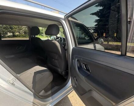Сірий Шкода Фабія, об'ємом двигуна 1.2 л та пробігом 210 тис. км за 5500 $, фото 4 на Automoto.ua