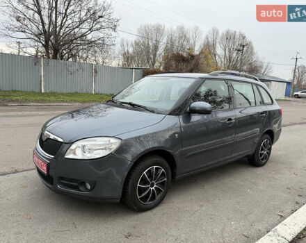 Серый Шкода Фабия, объемом двигателя 0 л и пробегом 170 тыс. км за 6000 $, фото 2 на Automoto.ua