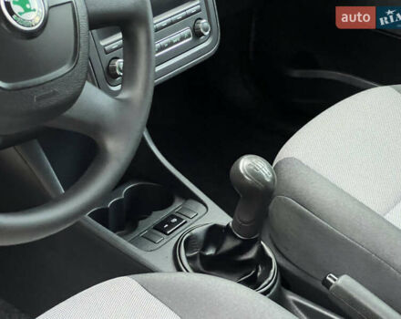 Шкода Фабия 2011 в Трускавце на Automoto.ua Серый Шкода Фабия, объемом двигателя 1.6 л и пробегом 242 тыс. км за 5950 $, фото 70 на Automoto.ua