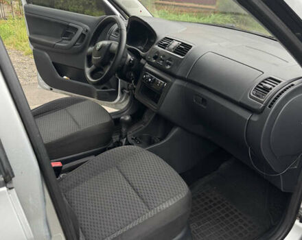 Сірий Шкода Фабія, об'ємом двигуна 1.39 л та пробігом 224 тис. км за 5250 $, фото 9 на Automoto.ua