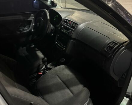 Серый Шкода Фабия, объемом двигателя 1.6 л и пробегом 400 тыс. км за 4500 $, фото 10 на Automoto.ua