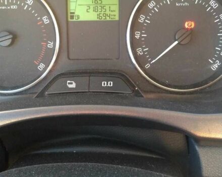 Серый Шкода Фабия, объемом двигателя 1.4 л и пробегом 218 тыс. км за 5000 $, фото 8 на Automoto.ua