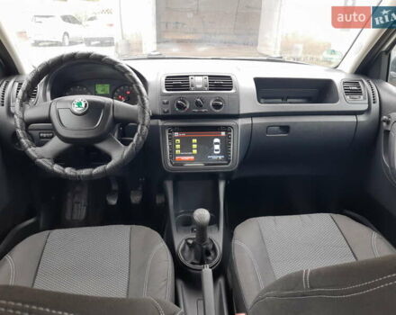 Серый Шкода Фабия, объемом двигателя 1.39 л и пробегом 181 тыс. км за 6350 $, фото 11 на Automoto.ua