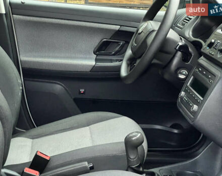 Шкода Фабия 2011 в Трускавце на Automoto.ua Серый Шкода Фабия, объемом двигателя 1.6 л и пробегом 242 тыс. км за 5950 $, фото 77 на Automoto.ua