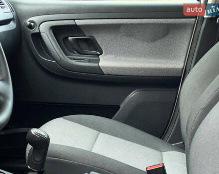 Шкода Фабия 2011 в Трускавце на Automoto.ua Серый Шкода Фабия, объемом двигателя 1.6 л и пробегом 242 тыс. км за 5950 $, фото 67 на Automoto.ua