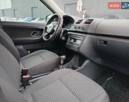 Серый Шкода Фабия, объемом двигателя 1.6 л и пробегом 304 тыс. км за 5490 $, фото 22 на Automoto.ua