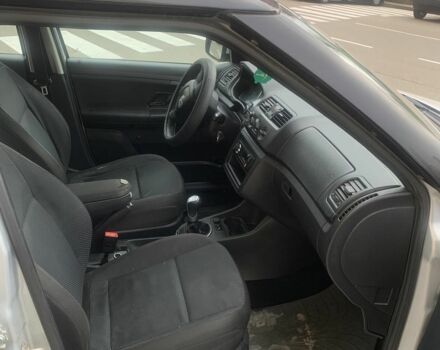 Серый Шкода Фабия, объемом двигателя 1.4 л и пробегом 300 тыс. км за 4200 $, фото 10 на Automoto.ua