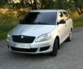 Серый Шкода Фабия, объемом двигателя 1.6 л и пробегом 318 тыс. км за 3900 $, фото 1 на Automoto.ua