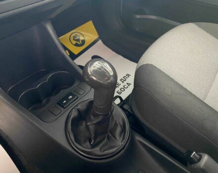 Серый Шкода Фабия, объемом двигателя 1.6 л и пробегом 296 тыс. км за 6000 $, фото 15 на Automoto.ua