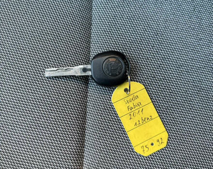 Сірий Шкода Фабія, об'ємом двигуна 1.2 л та пробігом 199 тис. км за 5000 $, фото 29 на Automoto.ua