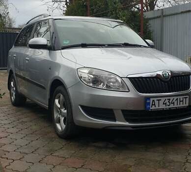 Серый Шкода Фабия, объемом двигателя 1.6 л и пробегом 205 тыс. км за 6650 $, фото 2 на Automoto.ua