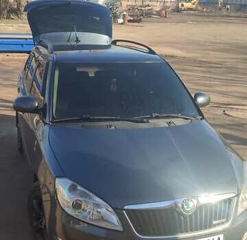 Шкода Фабия 2011 в Кривом Роге на Automoto.ua Серый Шкода Фабия, объемом двигателя 1.2 л и пробегом 201 тыс. км за 5999 $, фото 2 на Automoto.ua