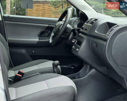 Шкода Фабия 2011 в Трускавце на Automoto.ua Серый Шкода Фабия, объемом двигателя 1.6 л и пробегом 242 тыс. км за 5950 $, фото 74 на Automoto.ua