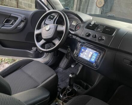 Серый Шкода Фабия, объемом двигателя 1.2 л и пробегом 240 тыс. км за 5000 $, фото 6 на Automoto.ua