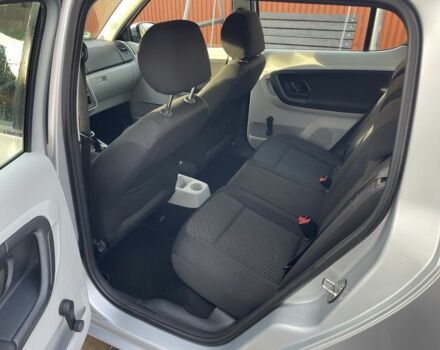 Серый Шкода Фабия, объемом двигателя 1.4 л и пробегом 242 тыс. км за 5400 $, фото 9 на Automoto.ua