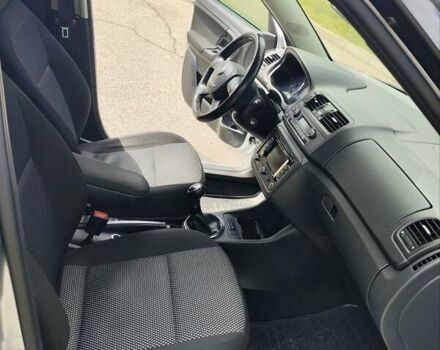 Серый Шкода Фабия, объемом двигателя 1.6 л и пробегом 227 тыс. км за 7500 $, фото 7 на Automoto.ua