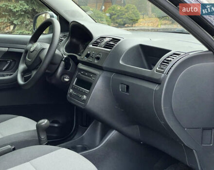 Шкода Фабия 2011 в Трускавце на Automoto.ua Серый Шкода Фабия, объемом двигателя 1.6 л и пробегом 242 тыс. км за 5950 $, фото 72 на Automoto.ua