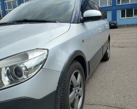 Серый Шкода Фабия, объемом двигателя 1.6 л и пробегом 227 тыс. км за 7500 $, фото 5 на Automoto.ua