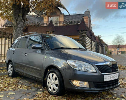 Шкода Фабия 2011 в Калуше на Automoto.ua Серый Шкода Фабия, объемом двигателя 1.2 л и пробегом 218 тыс. км за 5699 $, фото 2 на Automoto.ua
