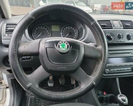 Серый Шкода Фабия, объемом двигателя 1.6 л и пробегом 304 тыс. км за 5490 $, фото 11 на Automoto.ua