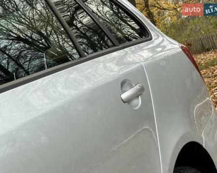 Шкода Фабия 2011 в Трускавце на Automoto.ua Серый Шкода Фабия, объемом двигателя 1.6 л и пробегом 242 тыс. км за 5950 $, фото 29 на Automoto.ua