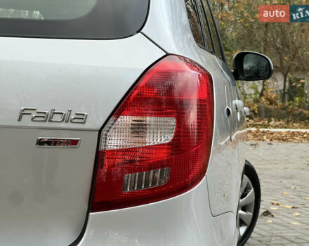 Шкода Фабия 2011 в Трускавце на Automoto.ua Серый Шкода Фабия, объемом двигателя 1.6 л и пробегом 242 тыс. км за 5950 $, фото 39 на Automoto.ua