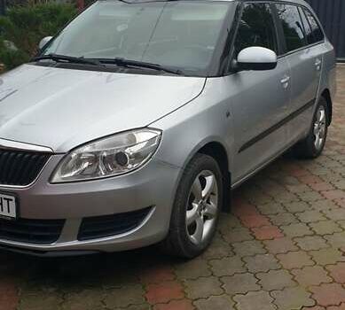 Серый Шкода Фабия, объемом двигателя 1.6 л и пробегом 205 тыс. км за 6650 $, фото 1 на Automoto.ua