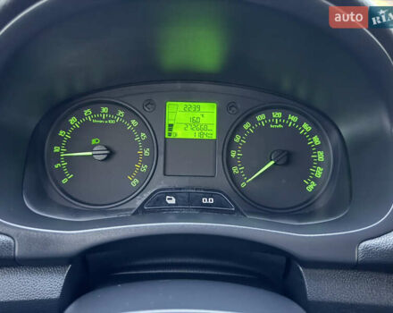 Шкода Фабия 2011 в Виноградове на Automoto.ua Серый Шкода Фабия, объемом двигателя 1.6 л и пробегом 272 тыс. км за 5700 $, фото 18 на Automoto.ua