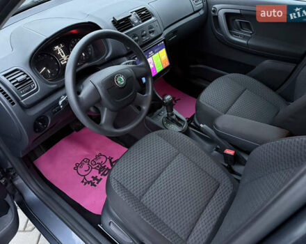 Серый Шкода Фабия, объемом двигателя 1.2 л и пробегом 161 тыс. км за 6600 $, фото 13 на Automoto.ua