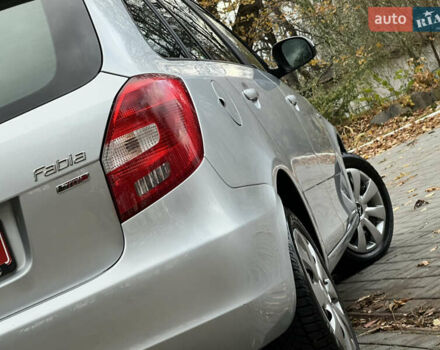 Шкода Фабия 2011 в Трускавце на Automoto.ua Серый Шкода Фабия, объемом двигателя 1.6 л и пробегом 242 тыс. км за 5950 $, фото 38 на Automoto.ua