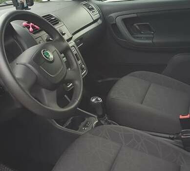 Серый Шкода Фабия, объемом двигателя 1.6 л и пробегом 205 тыс. км за 6650 $, фото 27 на Automoto.ua