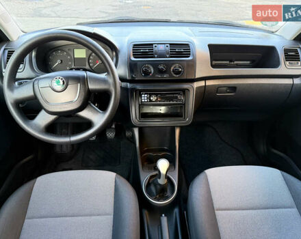 Сірий Шкода Фабія, об'ємом двигуна 1.2 л та пробігом 199 тис. км за 5000 $, фото 19 на Automoto.ua