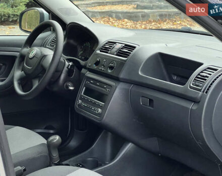 Шкода Фабия 2011 в Трускавце на Automoto.ua Серый Шкода Фабия, объемом двигателя 1.6 л и пробегом 242 тыс. км за 5950 $, фото 73 на Automoto.ua