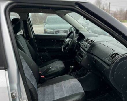 Серый Шкода Фабия, объемом двигателя 1.6 л и пробегом 218 тыс. км за 5499 $, фото 7 на Automoto.ua