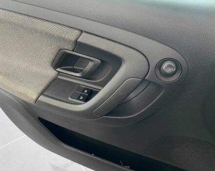 Серый Шкода Фабия, объемом двигателя 1.6 л и пробегом 296 тыс. км за 6000 $, фото 11 на Automoto.ua