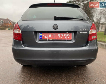 Серый Шкода Фабия, объемом двигателя 1.2 л и пробегом 185 тыс. км за 6000 $, фото 3 на Automoto.ua