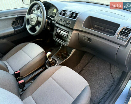 Сірий Шкода Фабія, об'ємом двигуна 1.2 л та пробігом 199 тис. км за 5000 $, фото 20 на Automoto.ua