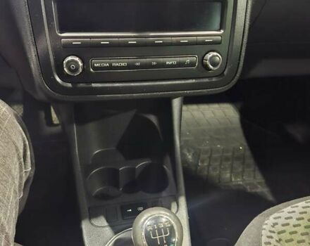 Серый Шкода Фабия, объемом двигателя 1.2 л и пробегом 244 тыс. км за 4750 $, фото 10 на Automoto.ua