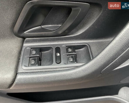 Серый Шкода Фабия, объемом двигателя 1.2 л и пробегом 185 тыс. км за 6000 $, фото 11 на Automoto.ua