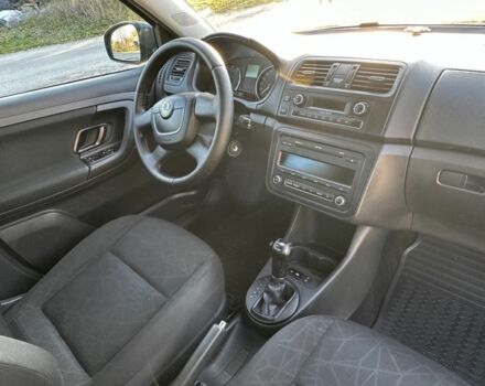 Шкода Фабия 2011 в Белой Церкве на Automoto.ua Серый Шкода Фабия, объемом двигателя 1.2 л и пробегом 202 тыс. км за 7800 $, фото 4 на Automoto.ua